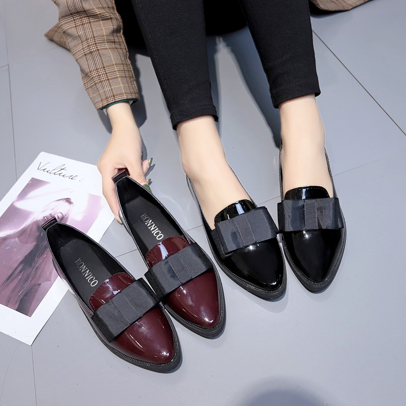 Dress Shoe Pointed - ブラック/ワインレッドのパテントレザーのポインテッドトゥフラットシューズ、ボウノットスリッポンローファー、普段使いやビジネスシーンに最適な万能ドレスシューズ