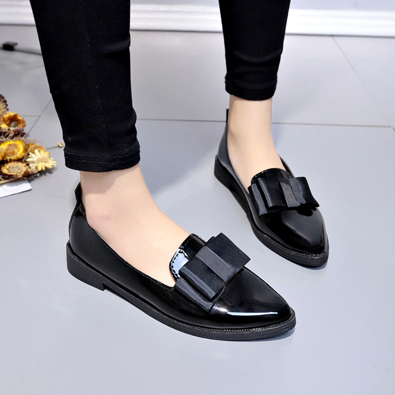 ブラック/ワインレッドのパテントレザーのポインテッドトゥフラ - Dress Shoe Pointed のレビューと価格