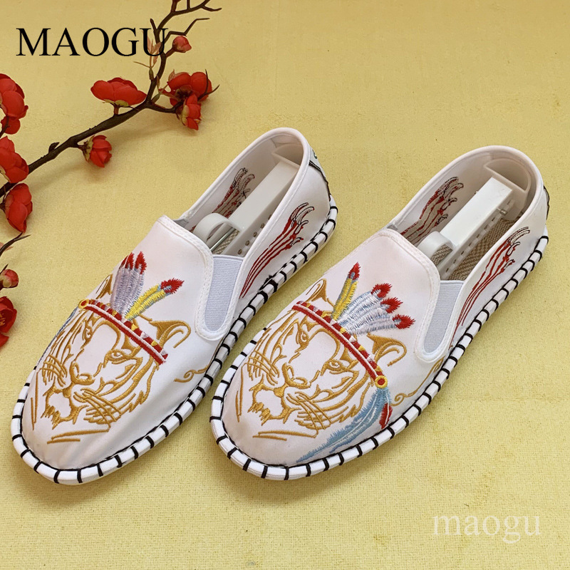 ユニセックス中国風刺繍スリッポンシューズ、龍虎柄ステッチソー - Loafer Slip On Men のレビューと価格
