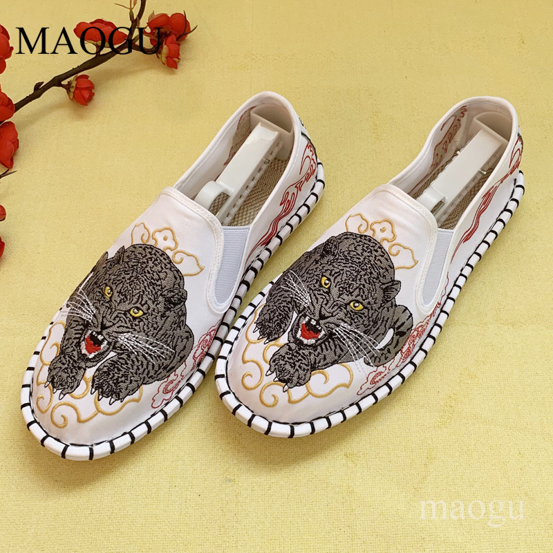 ユニセックス中国風刺繍スリッポンシューズ、龍虎柄ステッチソー - Loafer Slip On Men のレビューと価格